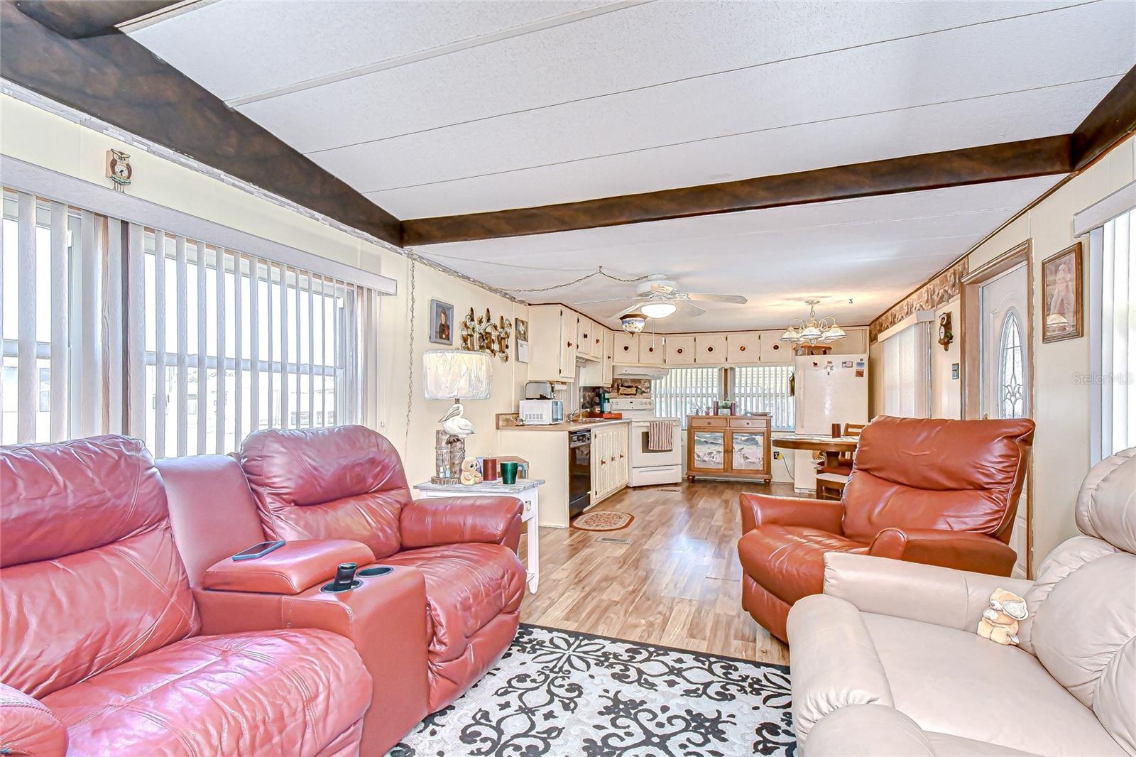 OAKS ROYAL MOBILE HOME SUB - Residential