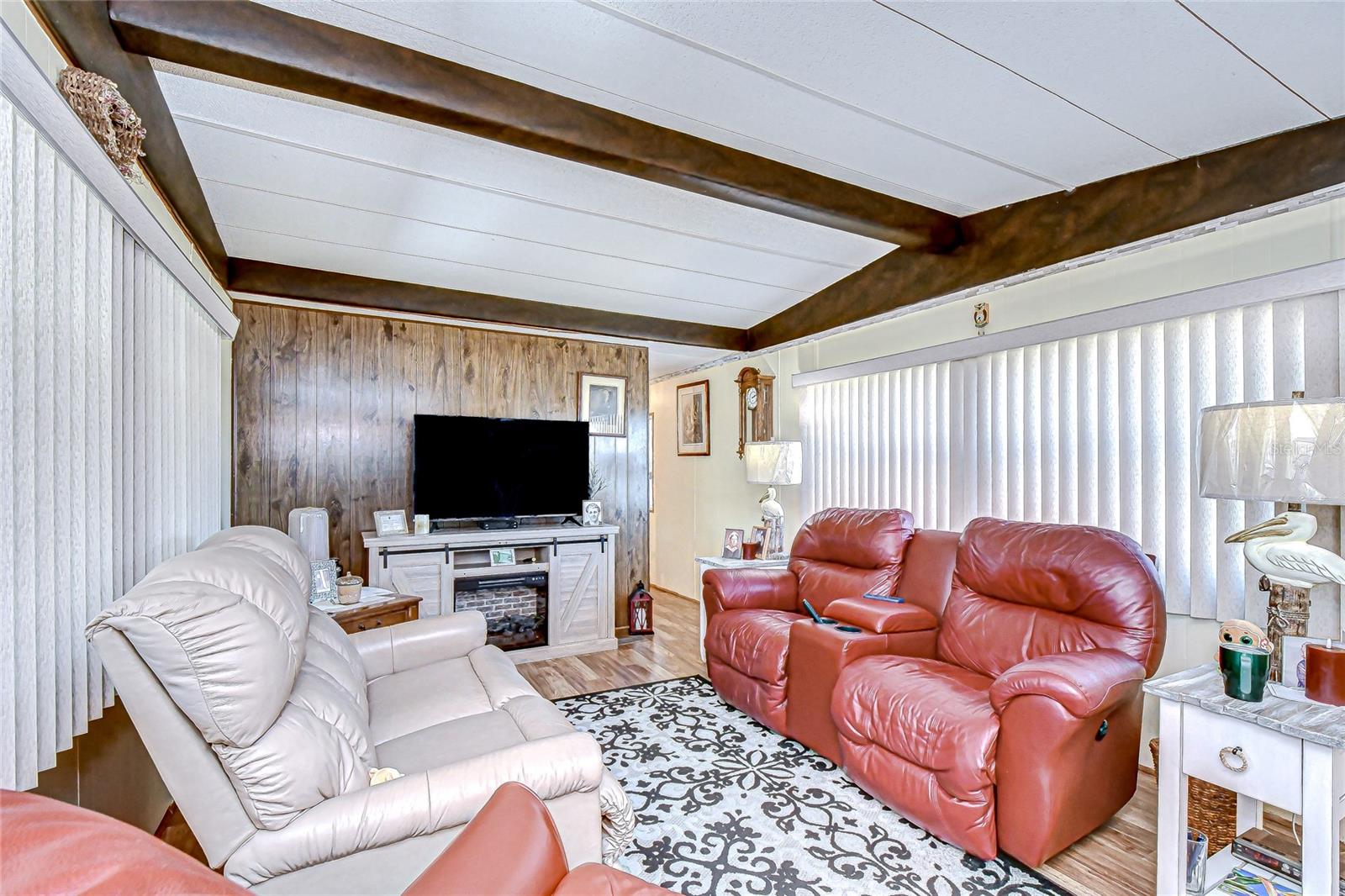 OAKS ROYAL MOBILE HOME SUB - Residential