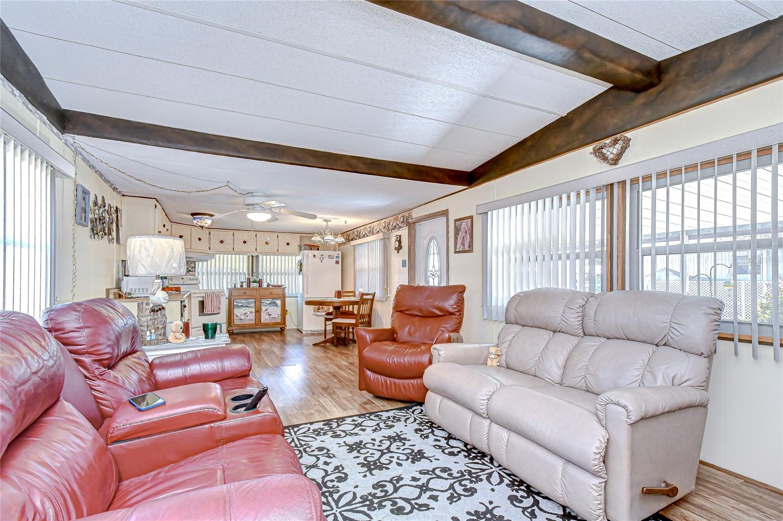 OAKS ROYAL MOBILE HOME SUB - Residential