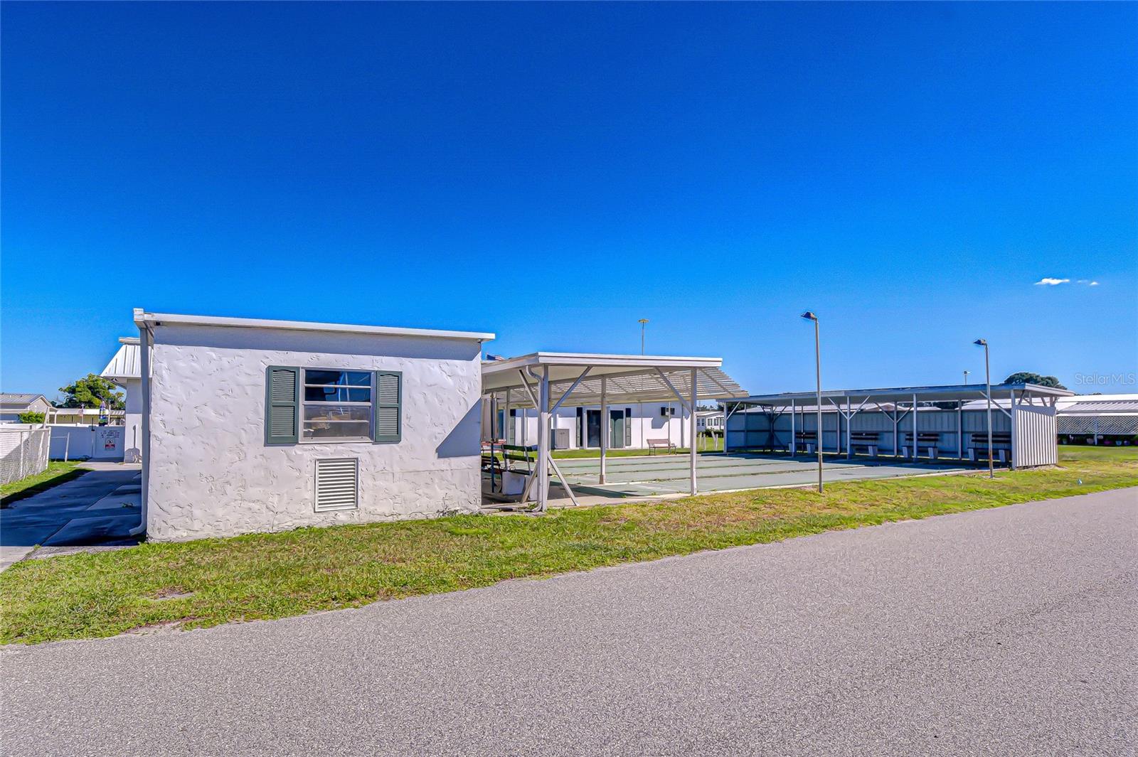 OAKS ROYAL MOBILE HOME SUB - Residential