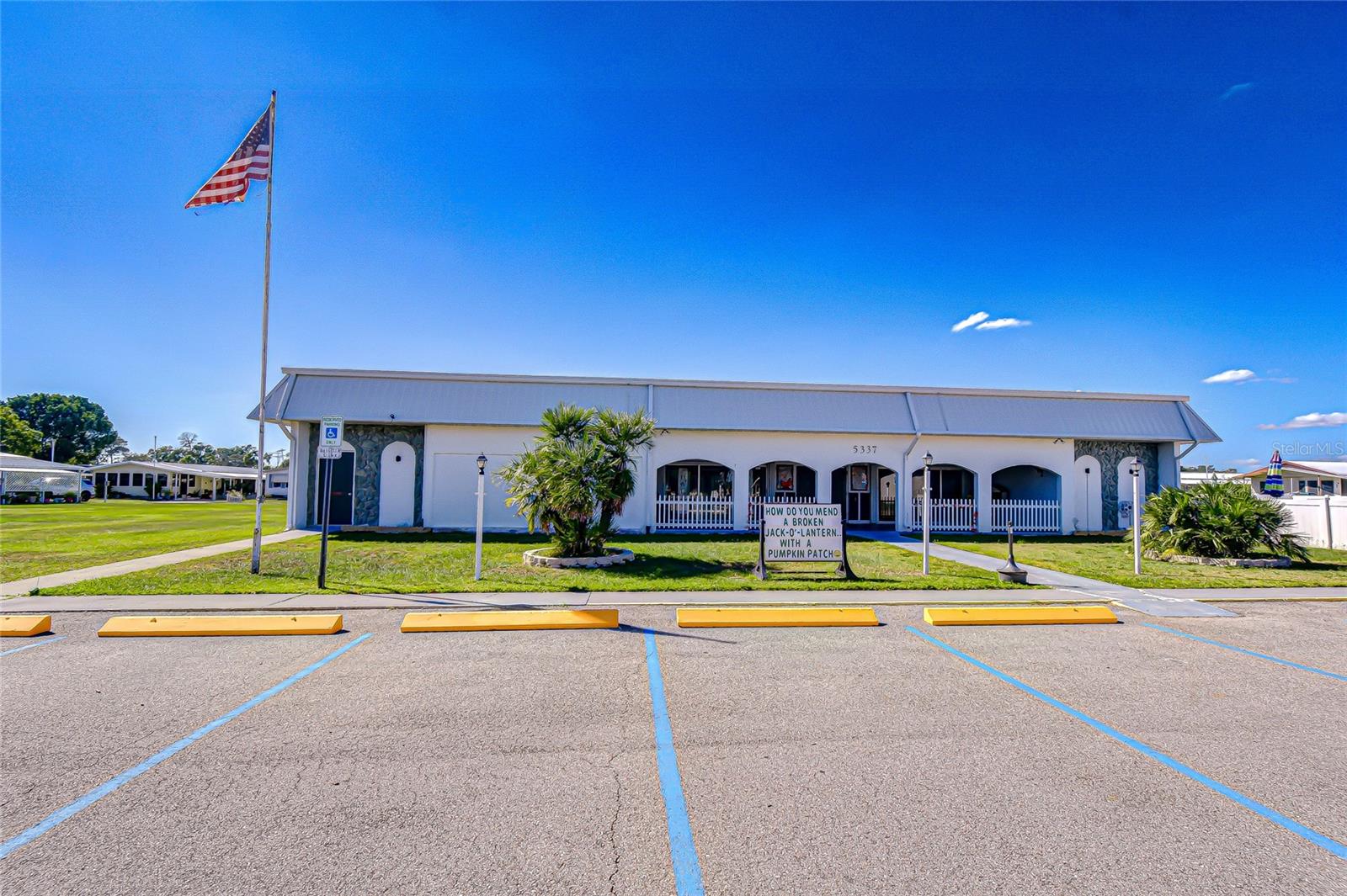 OAKS ROYAL MOBILE HOME SUB - Residential