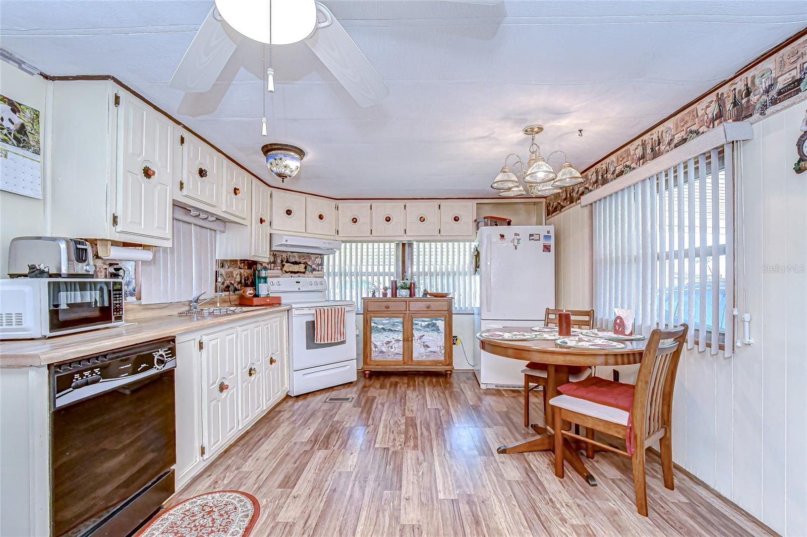 OAKS ROYAL MOBILE HOME SUB - Residential
