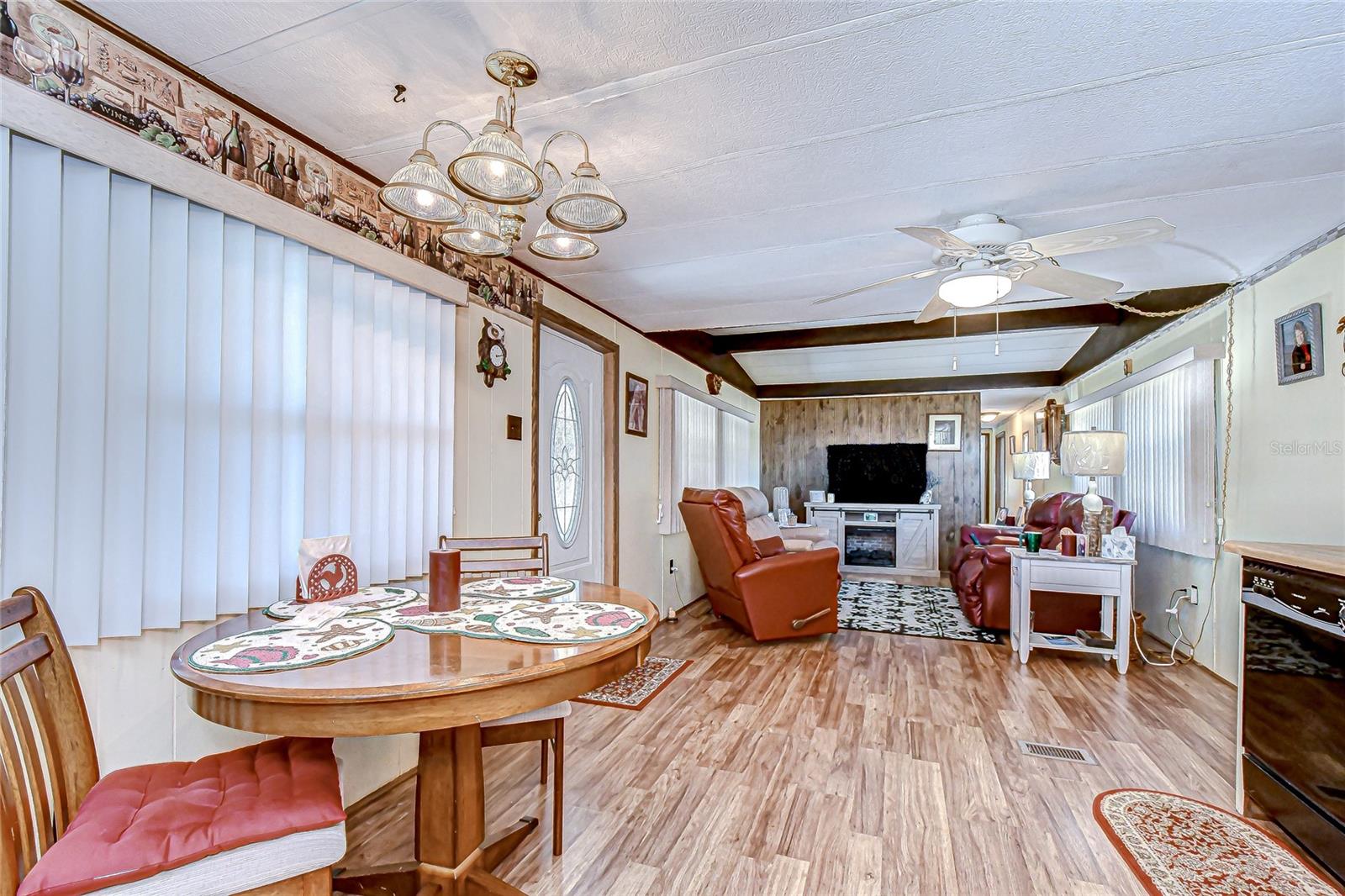 OAKS ROYAL MOBILE HOME SUB - Residential
