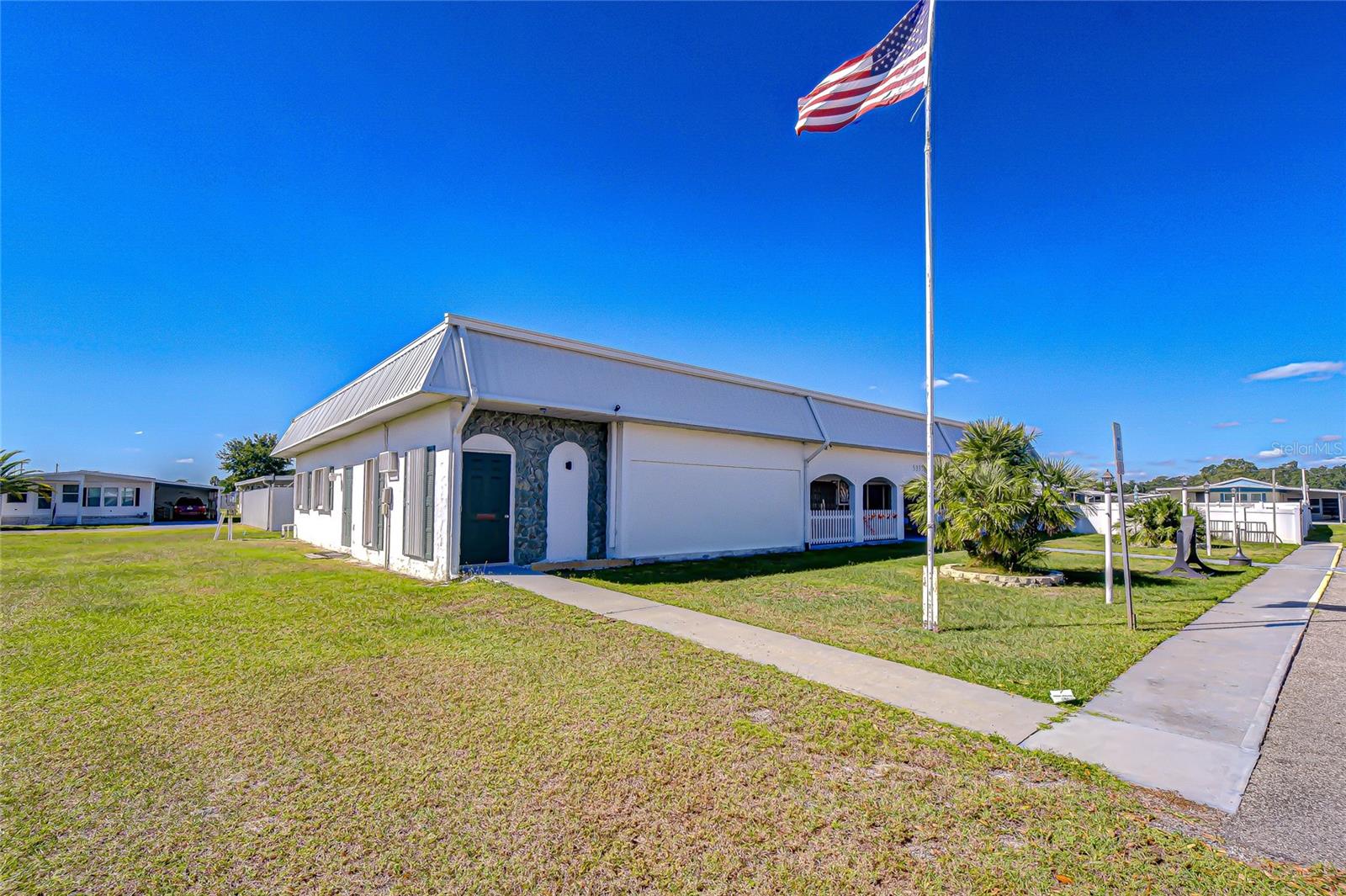 OAKS ROYAL MOBILE HOME SUB - Residential