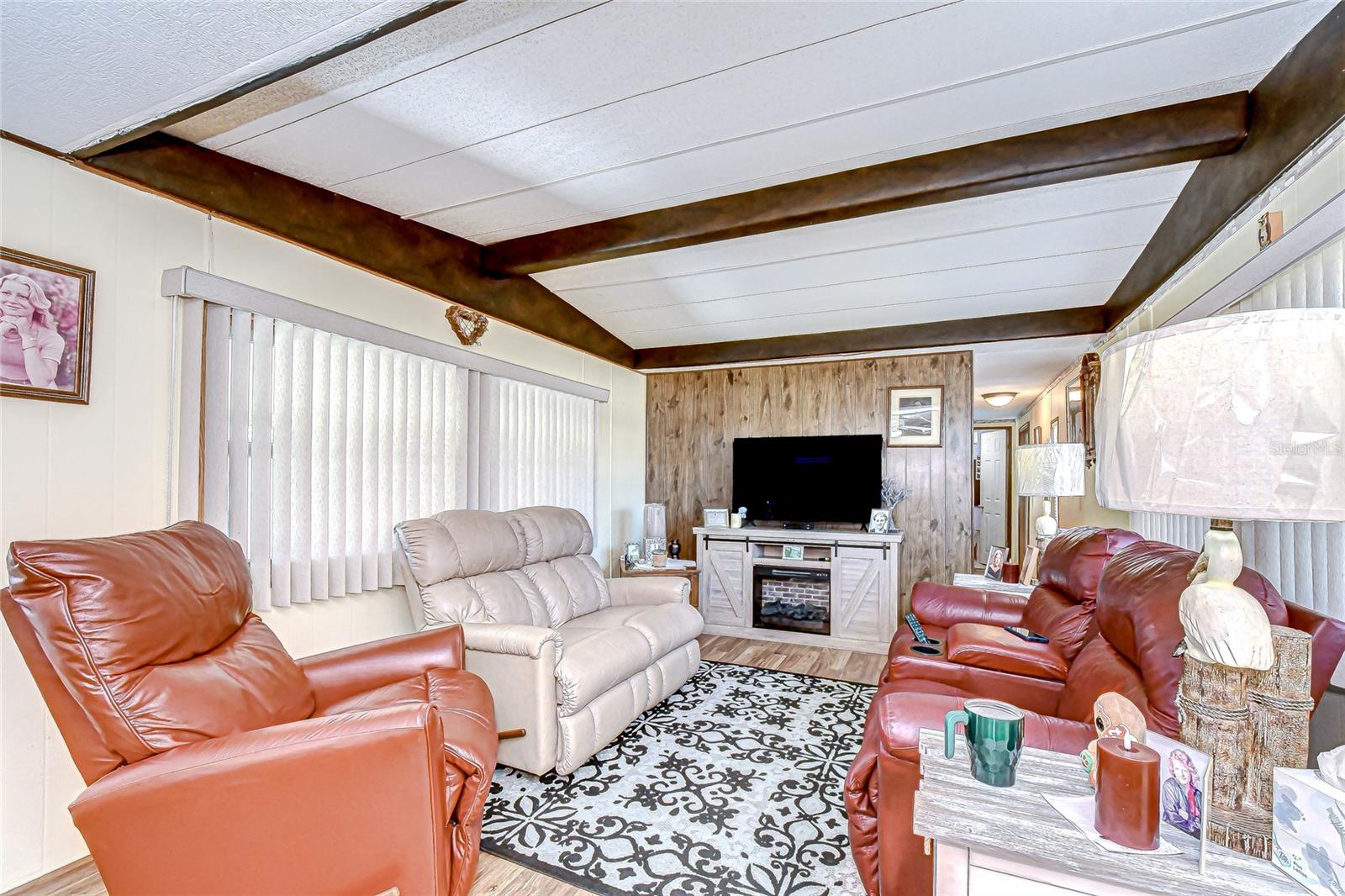 OAKS ROYAL MOBILE HOME SUB - Residential