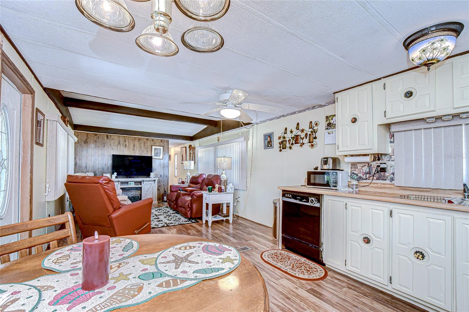 OAKS ROYAL MOBILE HOME SUB - Residential