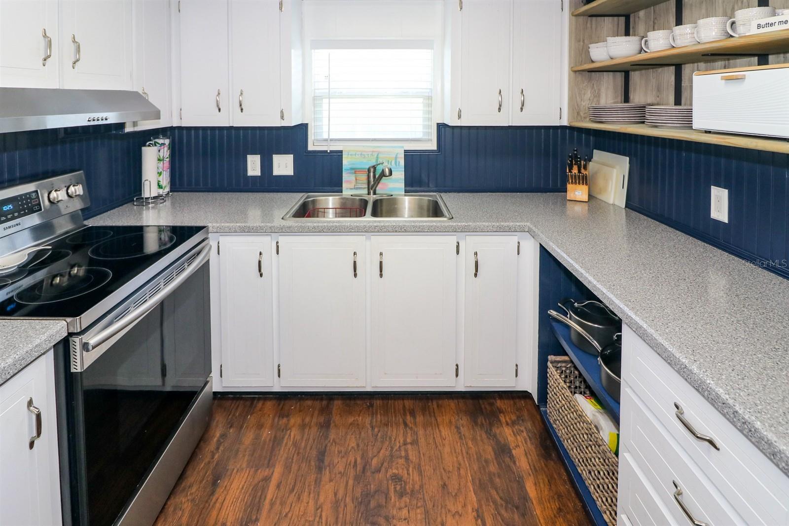 MAPLE LEAF ESTATES - Residential