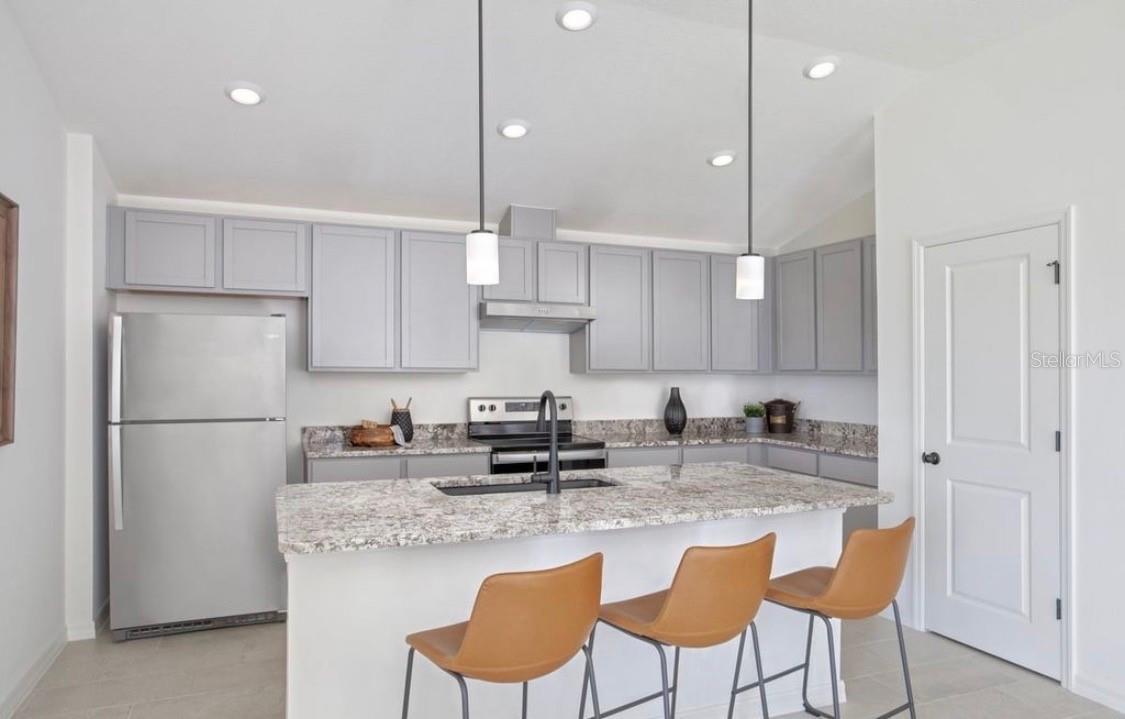 SAWGRASS LAKES PH I-III - Residential Lease