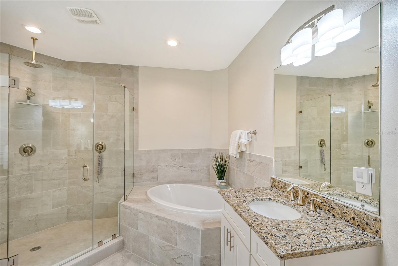 PALMA SOLA BAY CLUB - Residential Lease