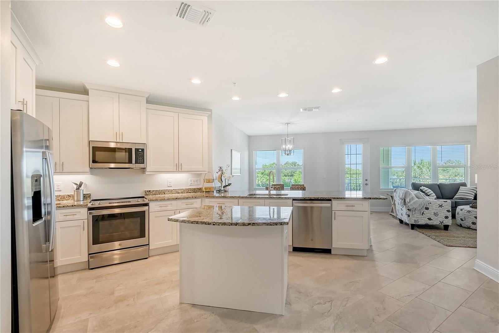 PALMA SOLA BAY CLUB - Residential Lease