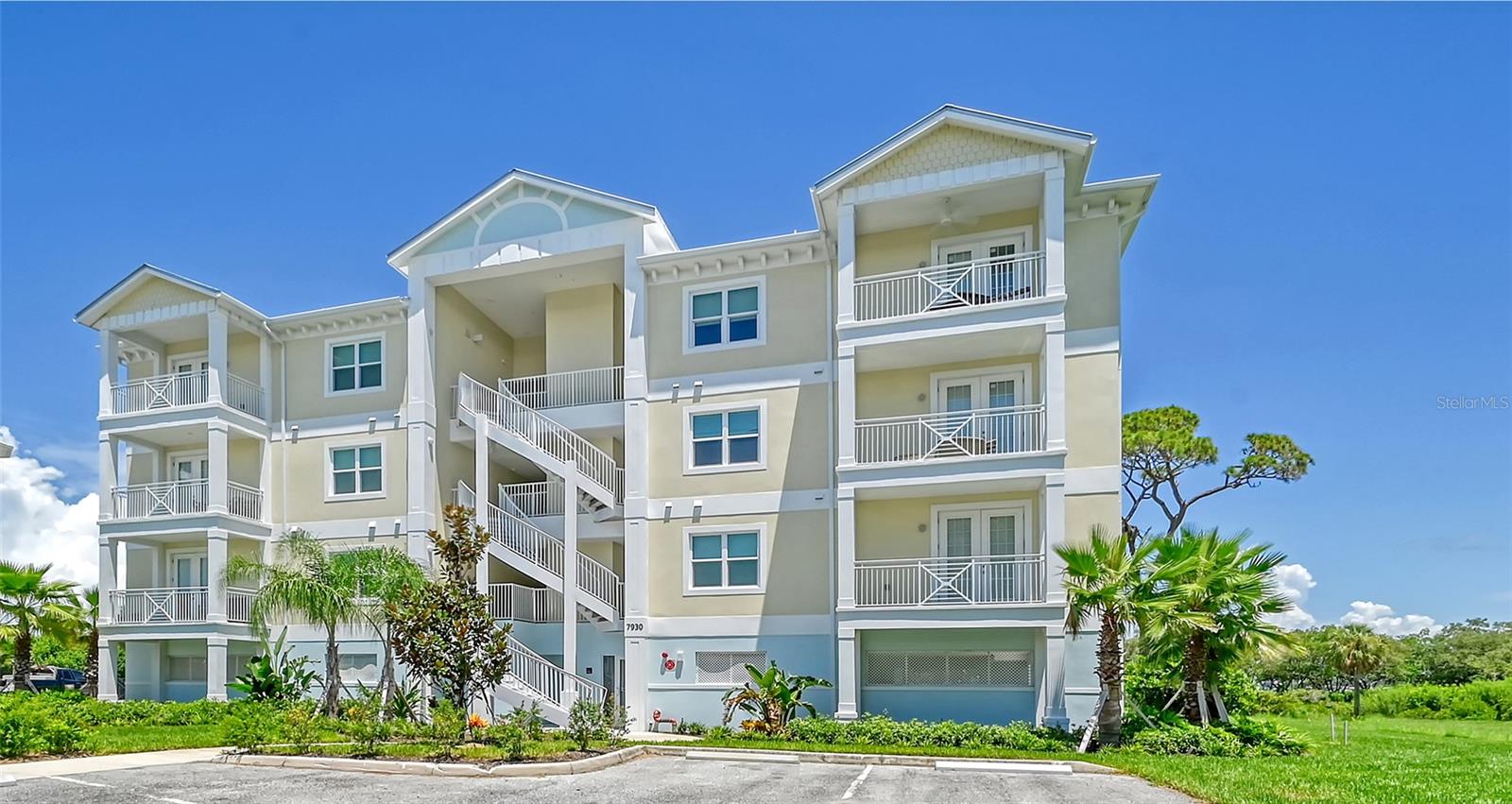 PALMA SOLA BAY CLUB - Residential Lease