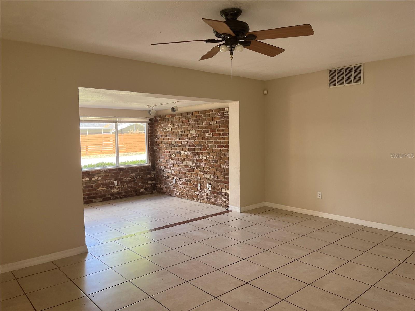 MEDD HEIGHTS - Residential Lease