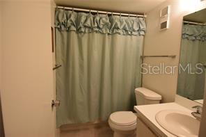 LAKESIDE CONDO APTS - Residential Lease