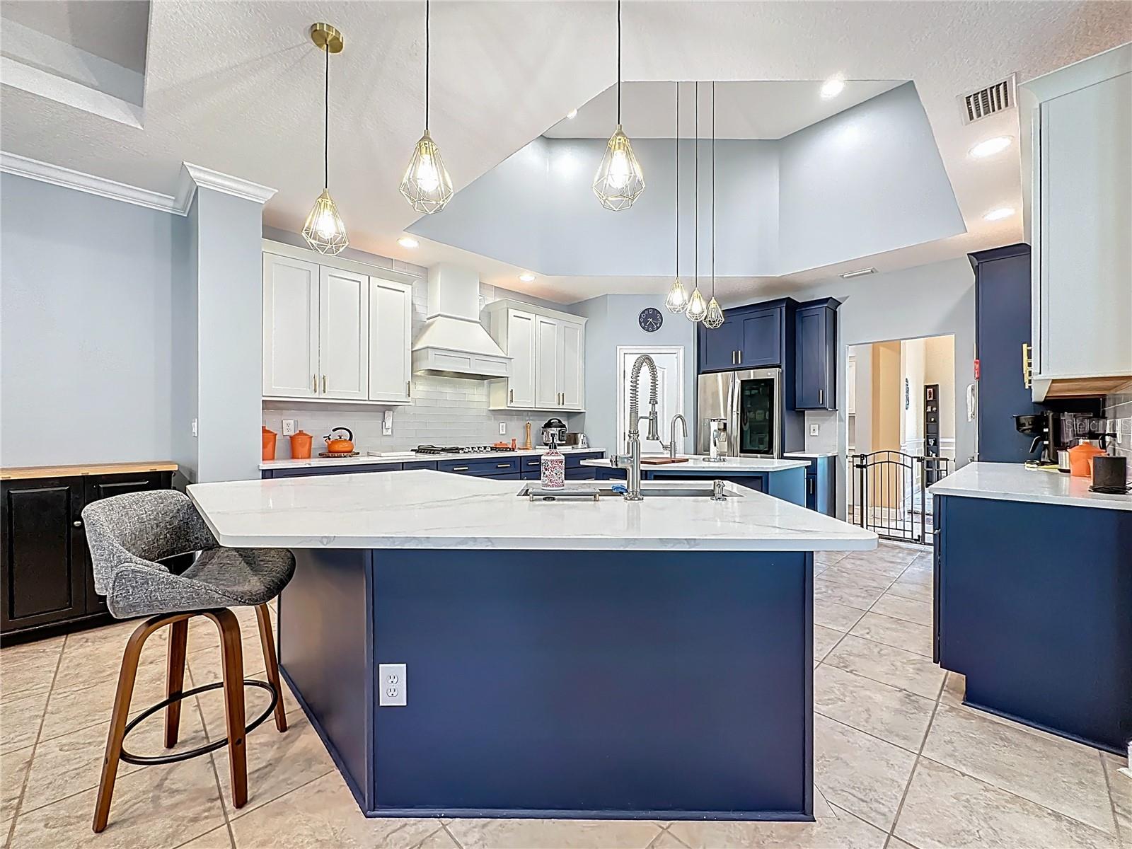 SOUTH LAKE ESTATES - Residential