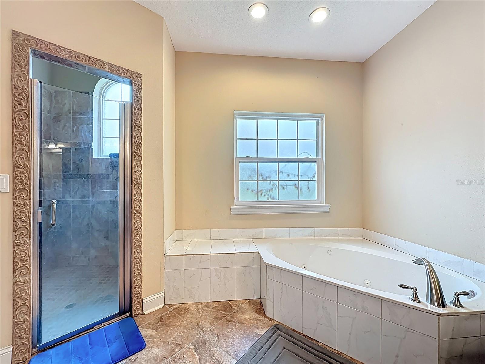 SOUTH LAKE ESTATES - Residential