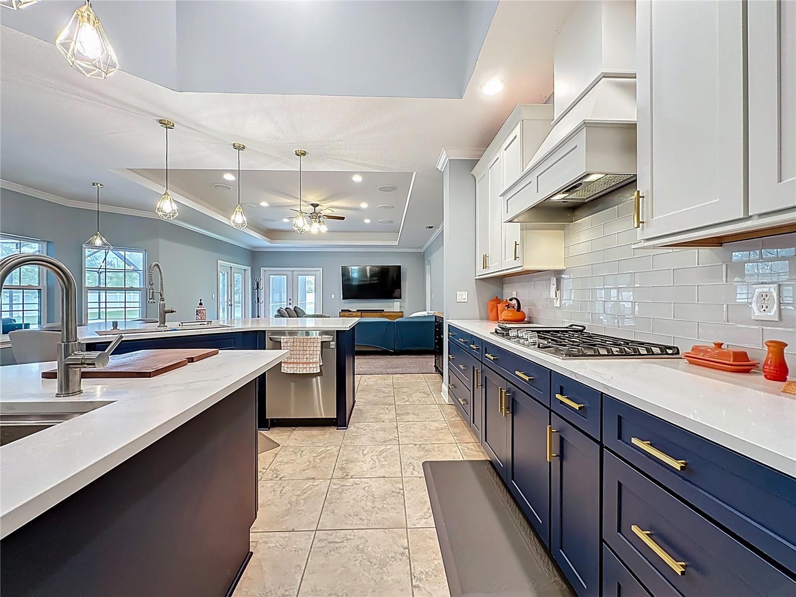 SOUTH LAKE ESTATES - Residential