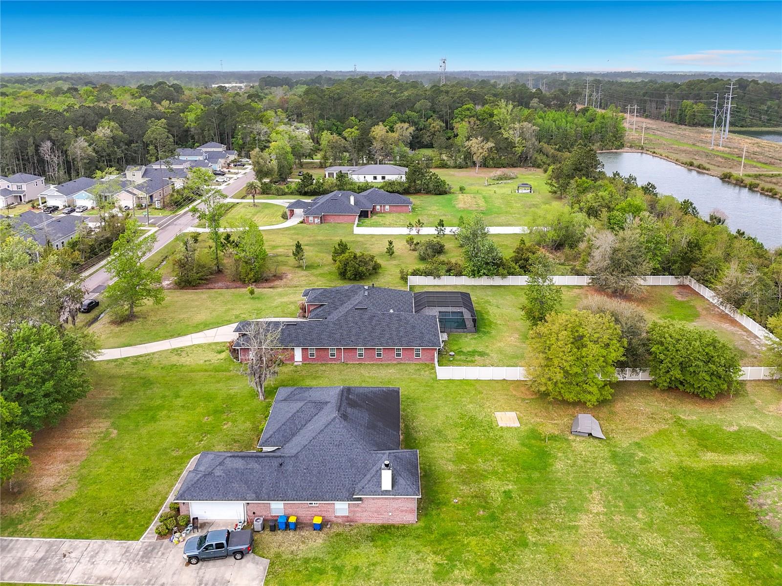 SOUTH LAKE ESTATES - Residential