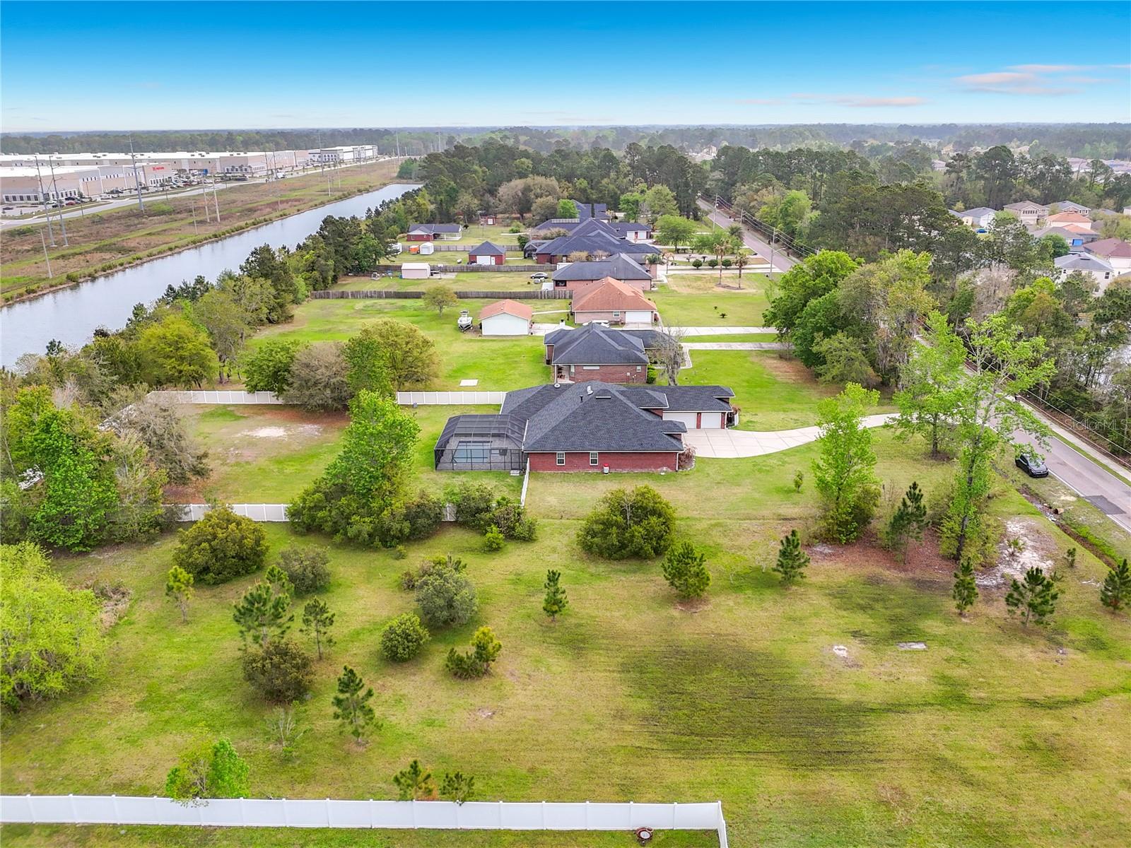 SOUTH LAKE ESTATES - Residential