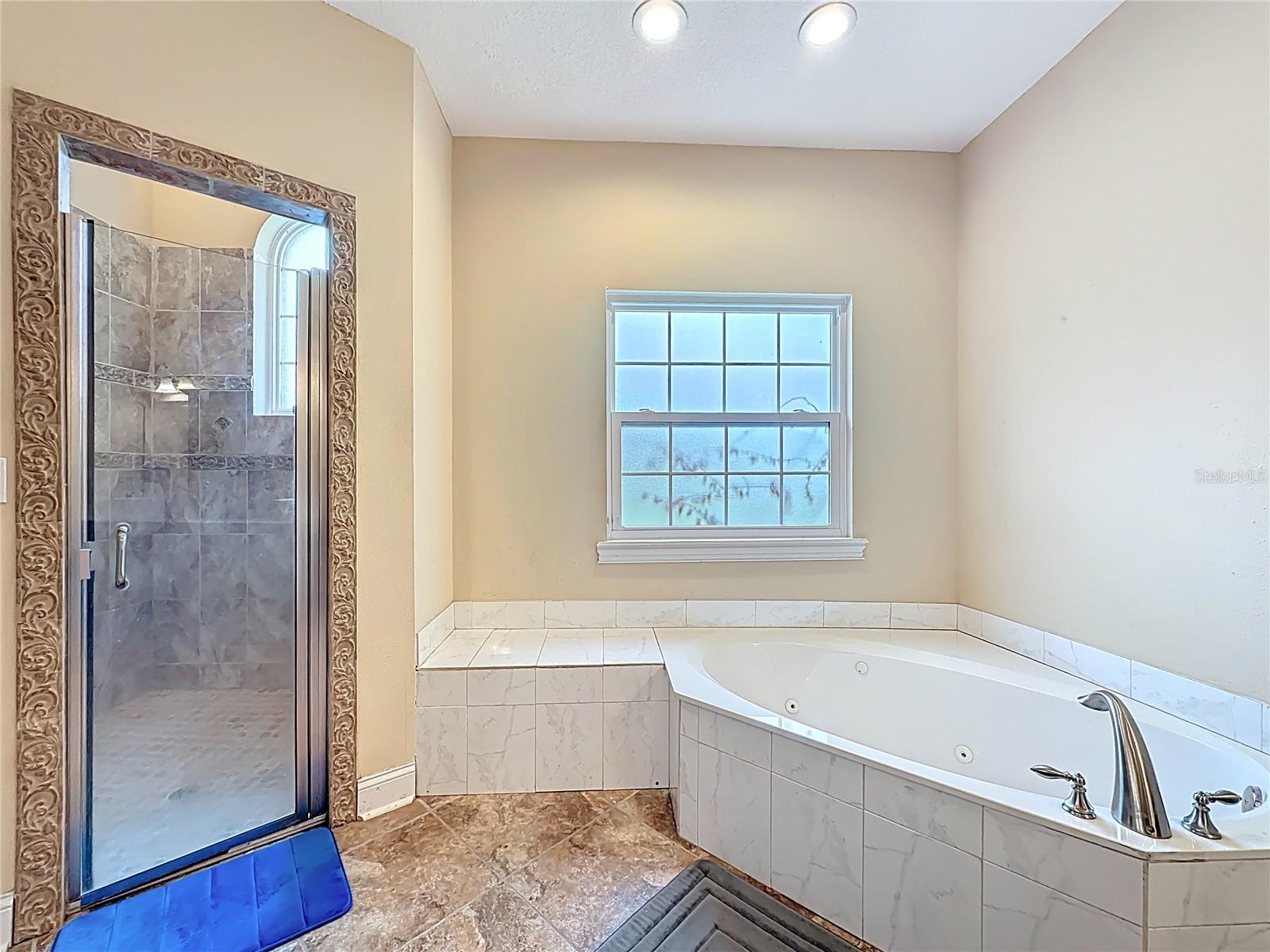 SOUTH LAKE ESTATES - Residential