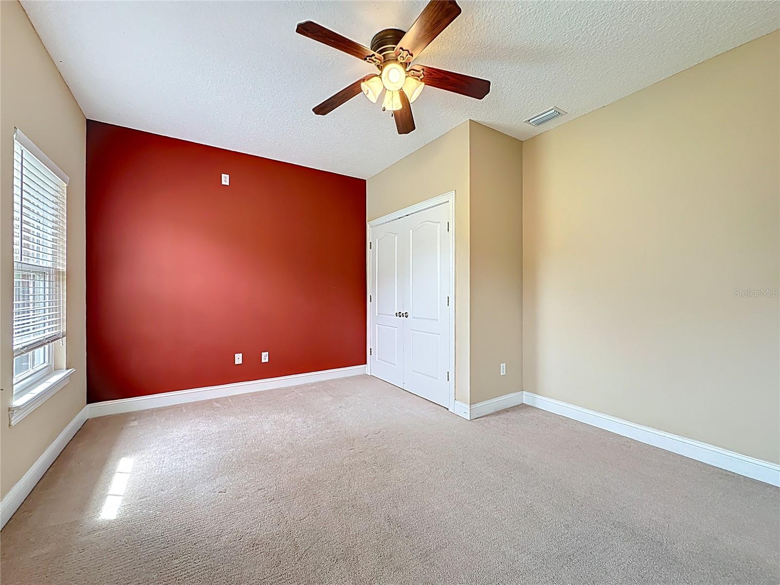 SOUTH LAKE ESTATES - Residential