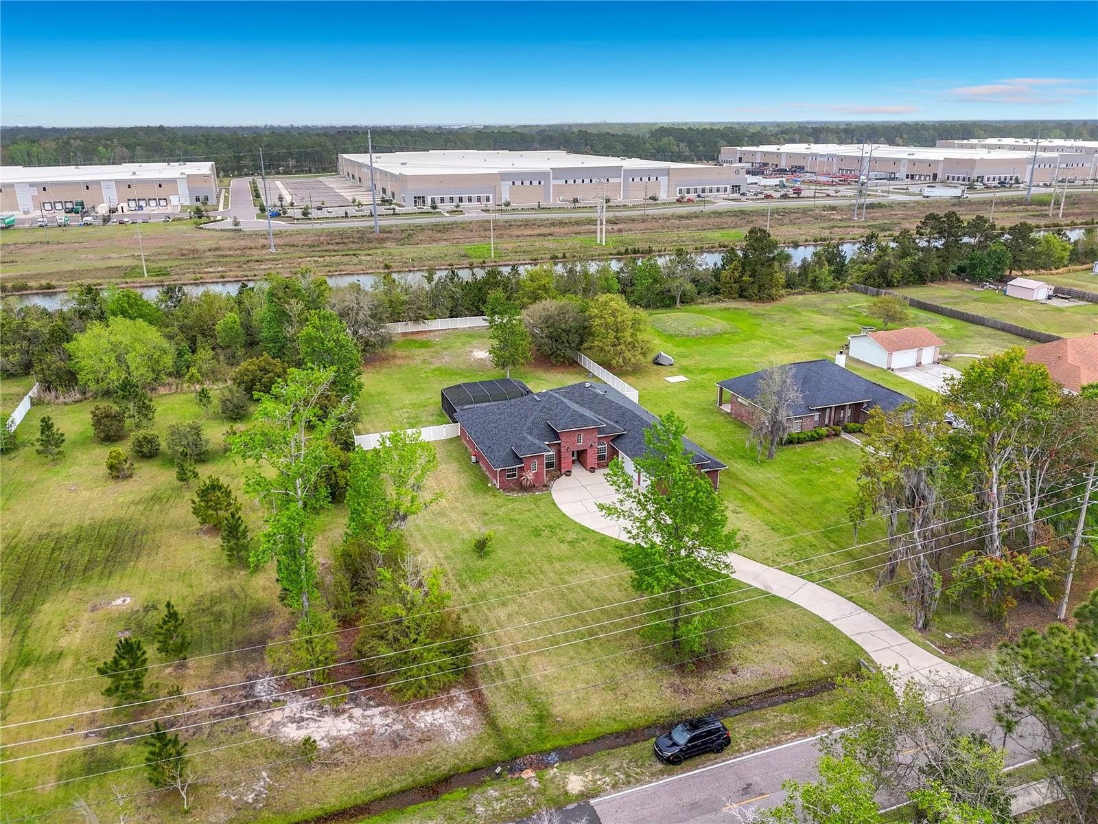 SOUTH LAKE ESTATES - Residential