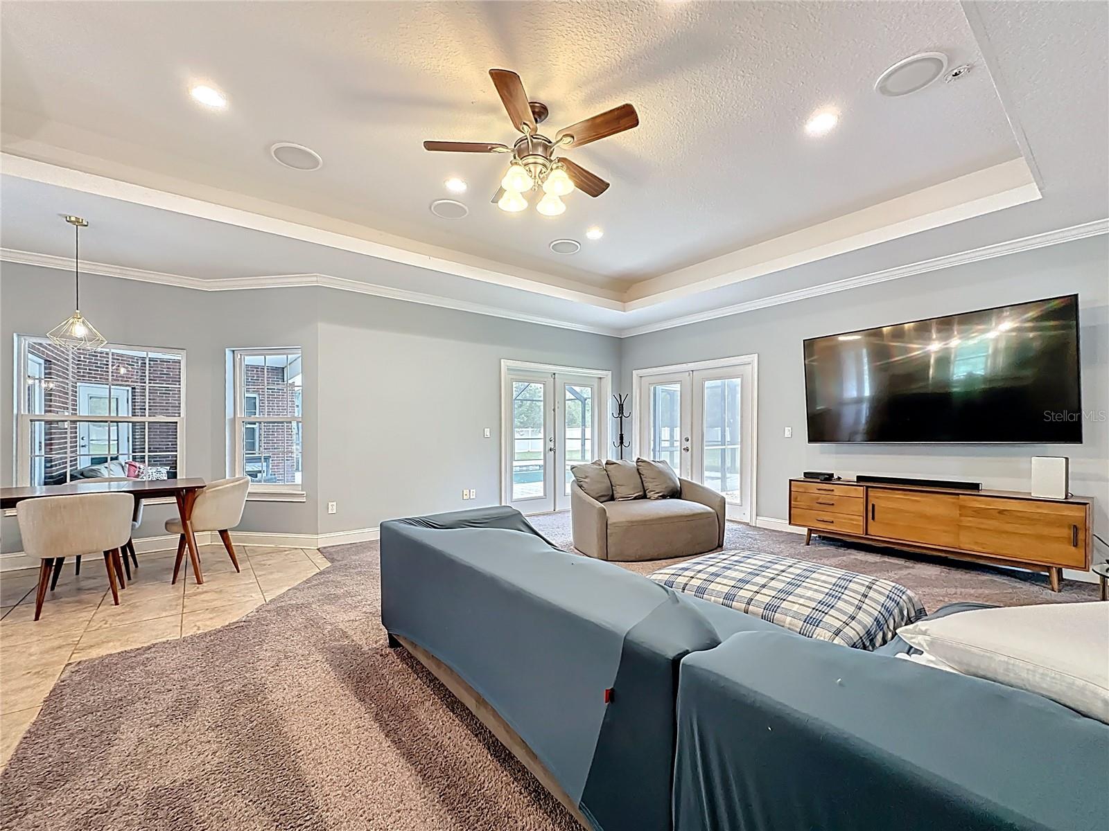 SOUTH LAKE ESTATES - Residential