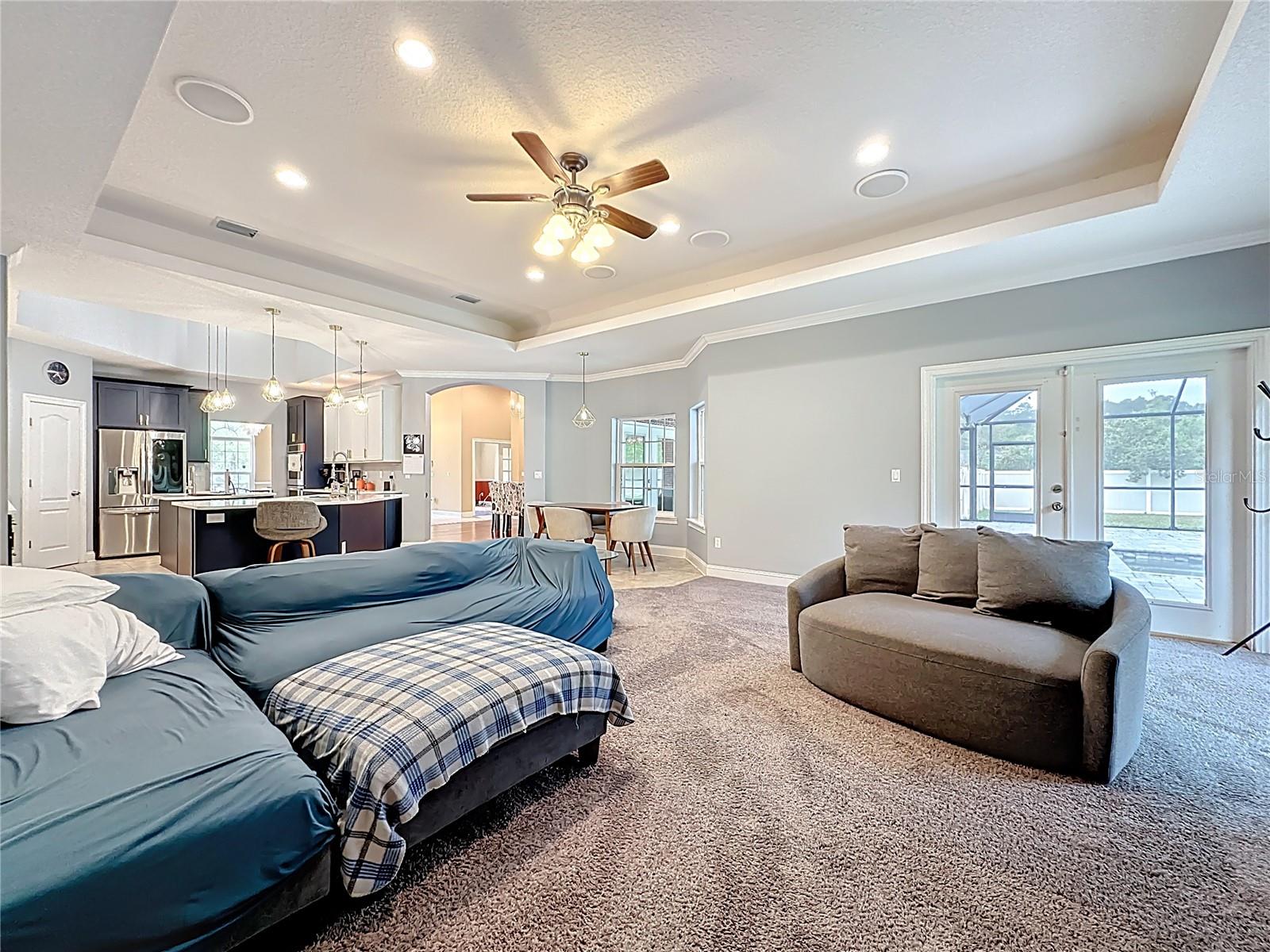 SOUTH LAKE ESTATES - Residential