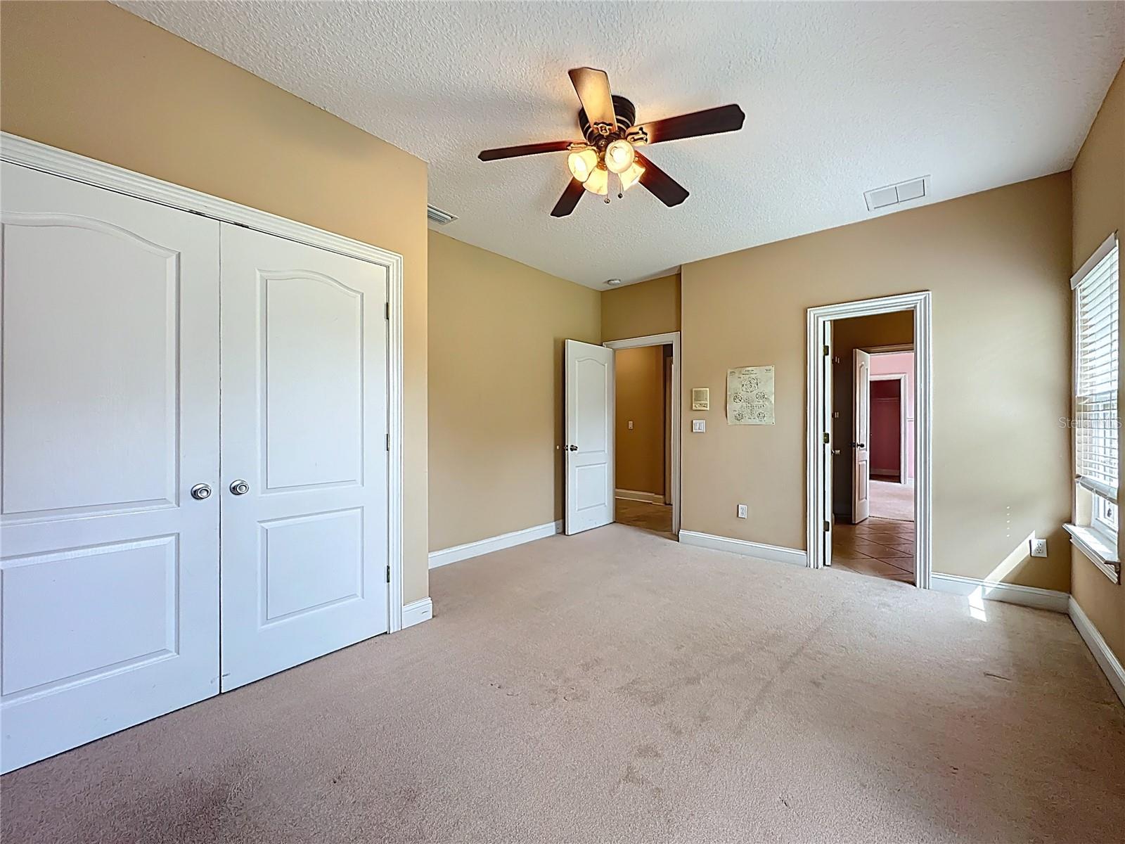 SOUTH LAKE ESTATES - Residential