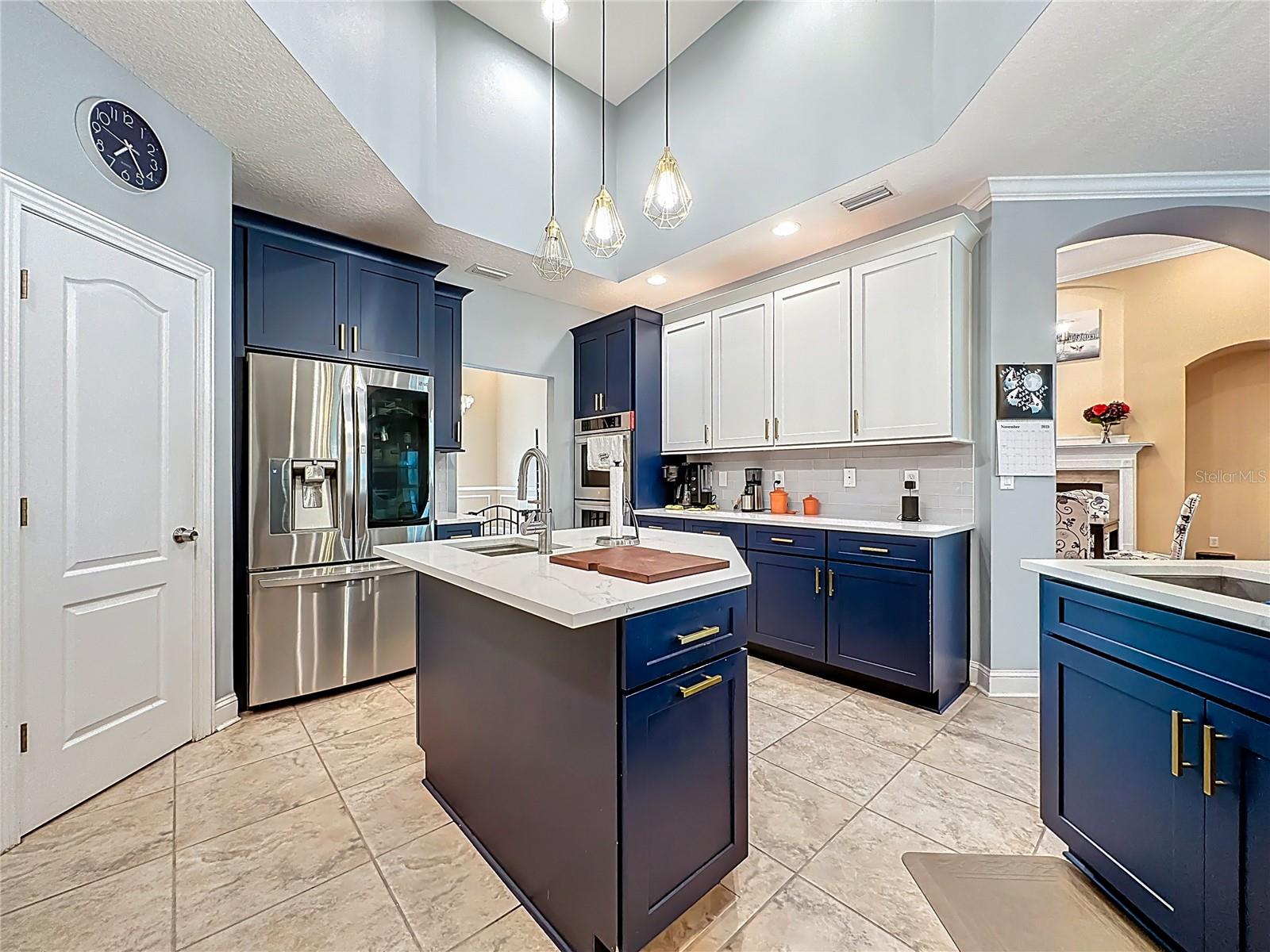 SOUTH LAKE ESTATES - Residential