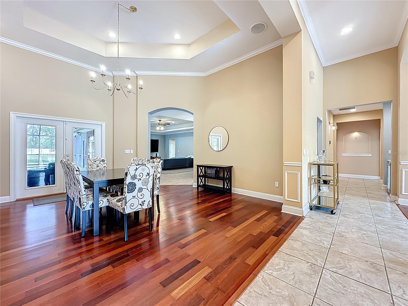 SOUTH LAKE ESTATES - Residential