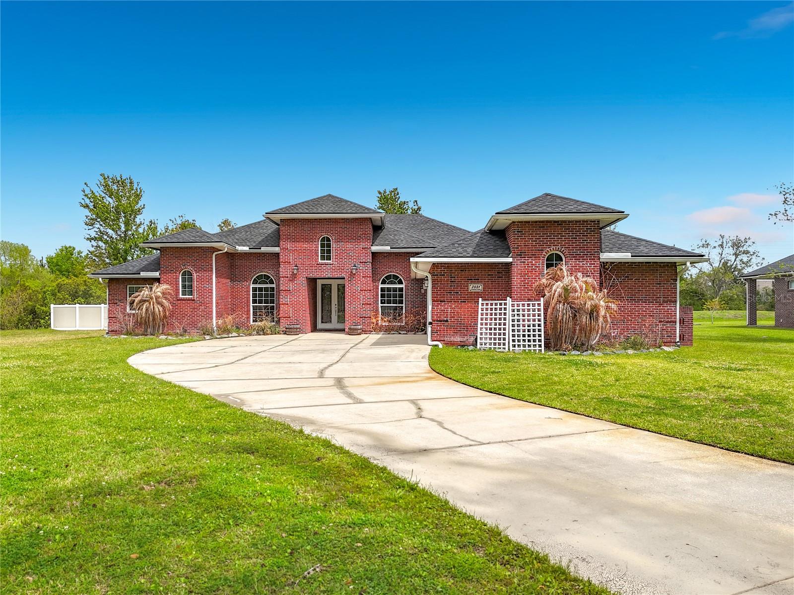 SOUTH LAKE ESTATES - Residential