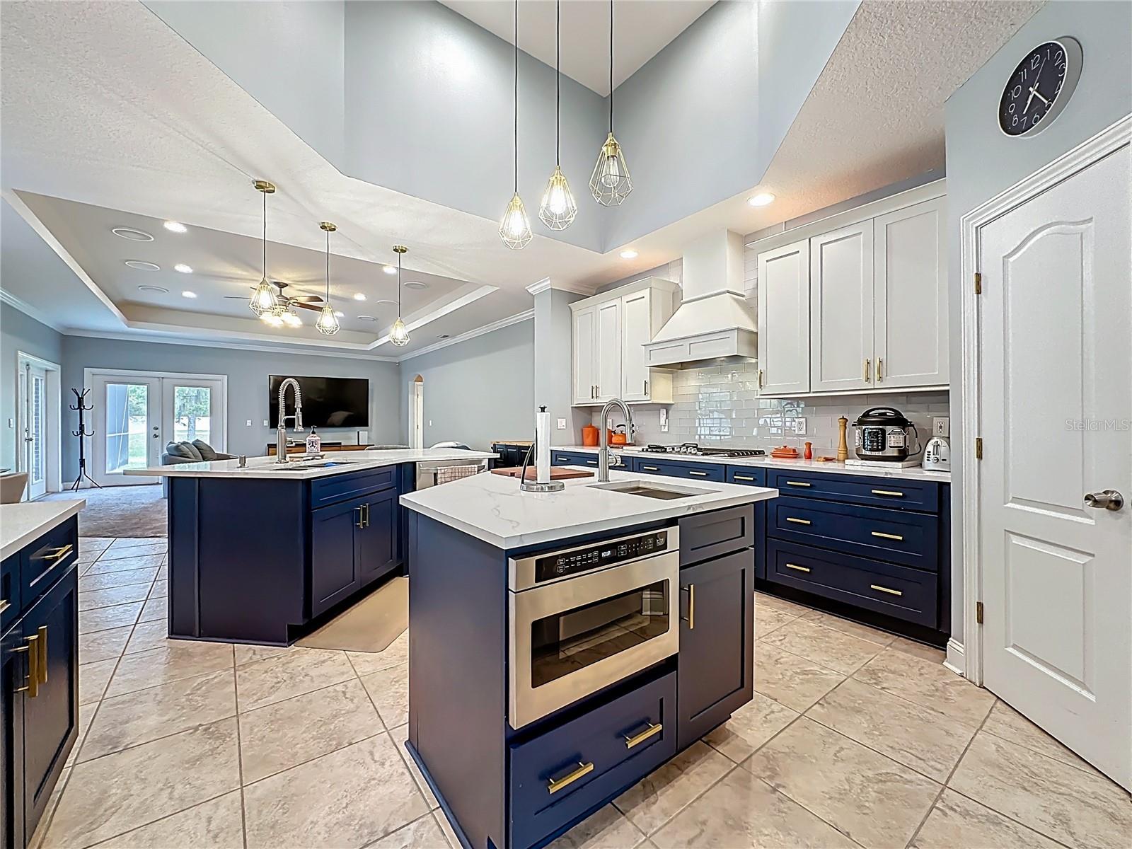 SOUTH LAKE ESTATES - Residential