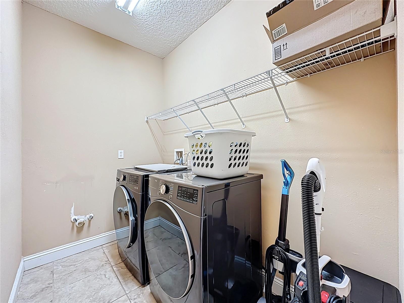 SOUTH LAKE ESTATES - Residential