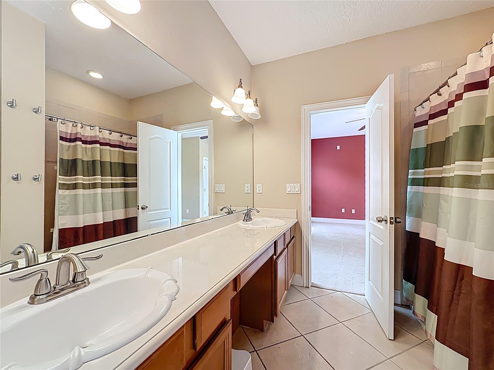 SOUTH LAKE ESTATES - Residential