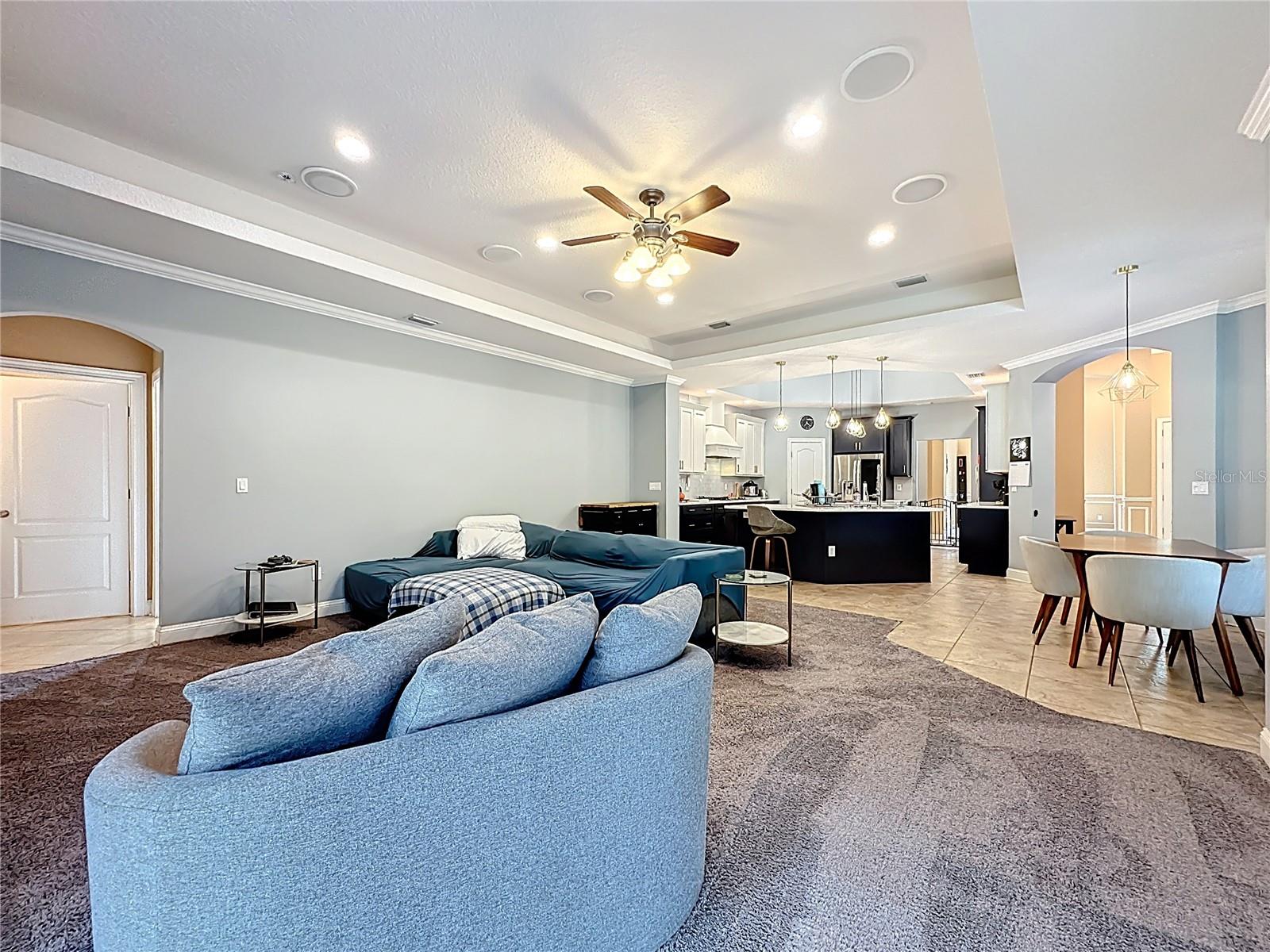 SOUTH LAKE ESTATES - Residential