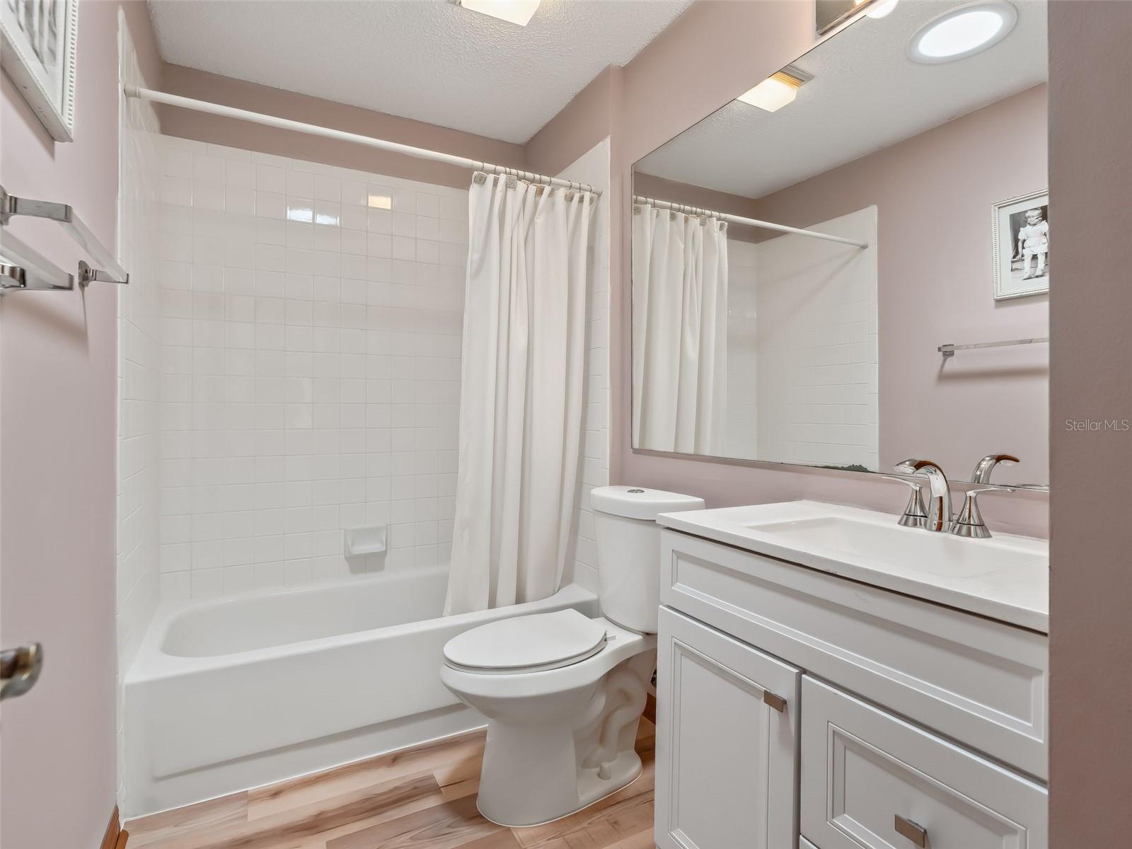 LADY LAKE ORANGE BLOSSOM GARDENS UNIT 17A - Residential