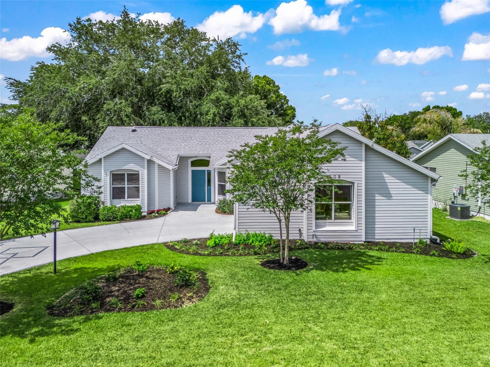 LADY LAKE ORANGE BLOSSOM GARDENS UNIT 17A - Residential