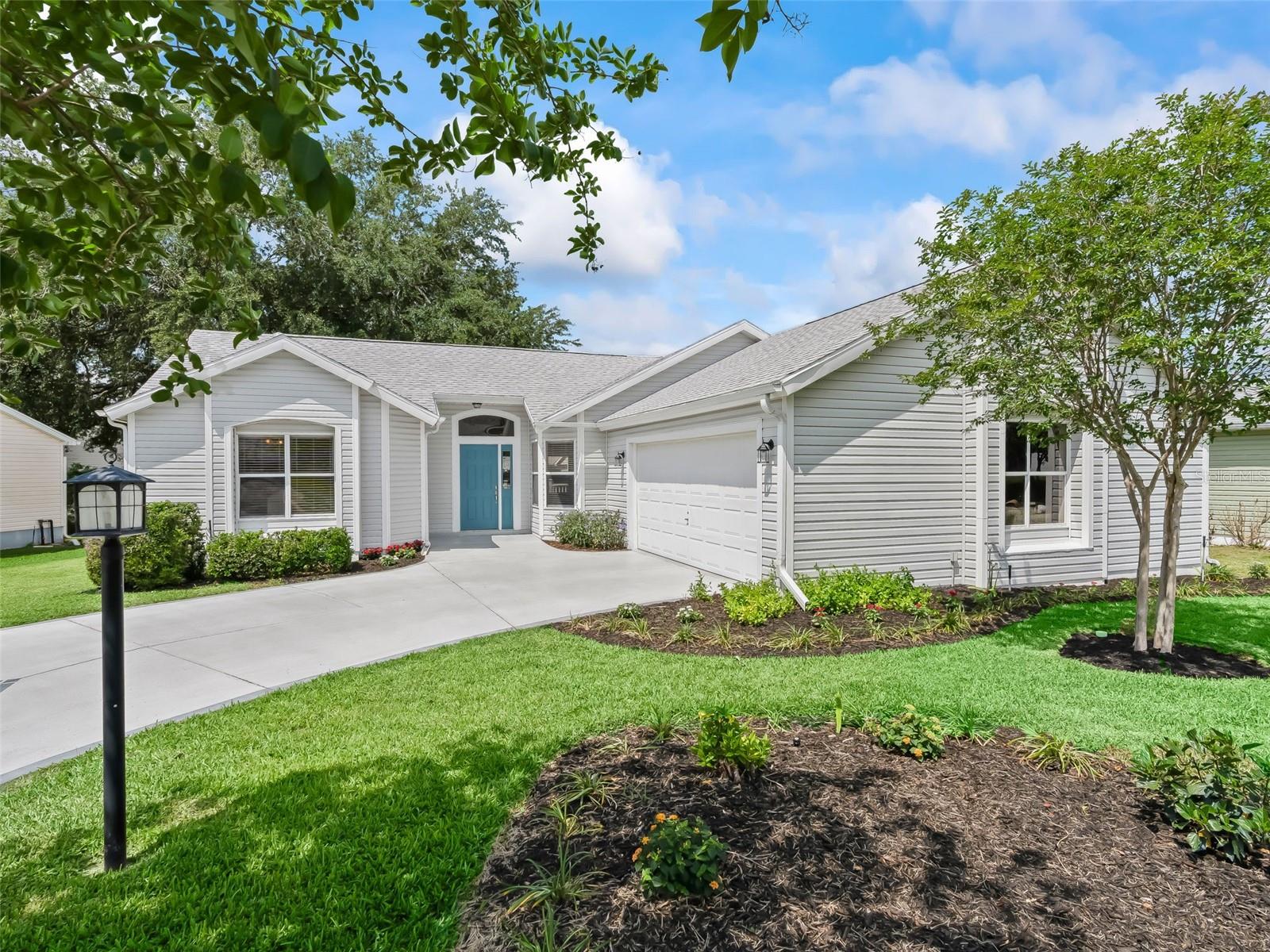 LADY LAKE ORANGE BLOSSOM GARDENS UNIT 17A - Residential