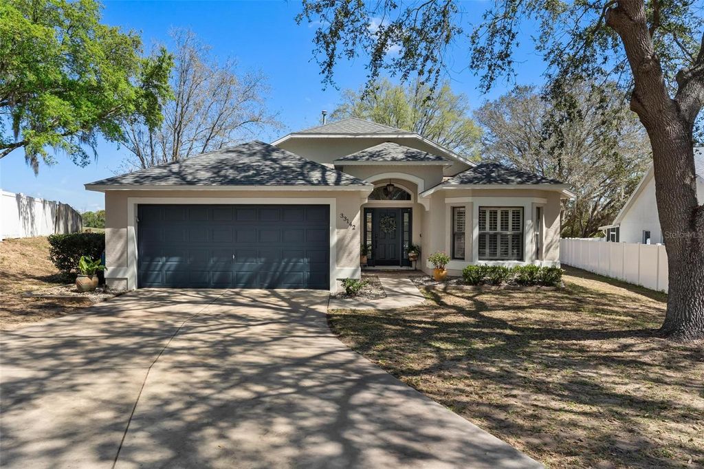 Photo of 33142 Kaylee Way, Leesburg, FL 34788 (MLS # G5109375)