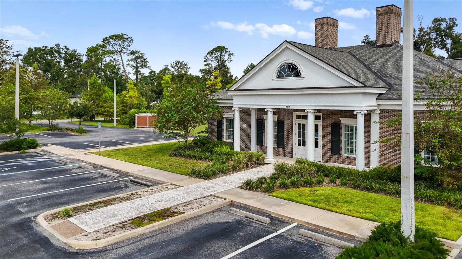 ORIGINAL TOWN/MAYO - Commercial Sale