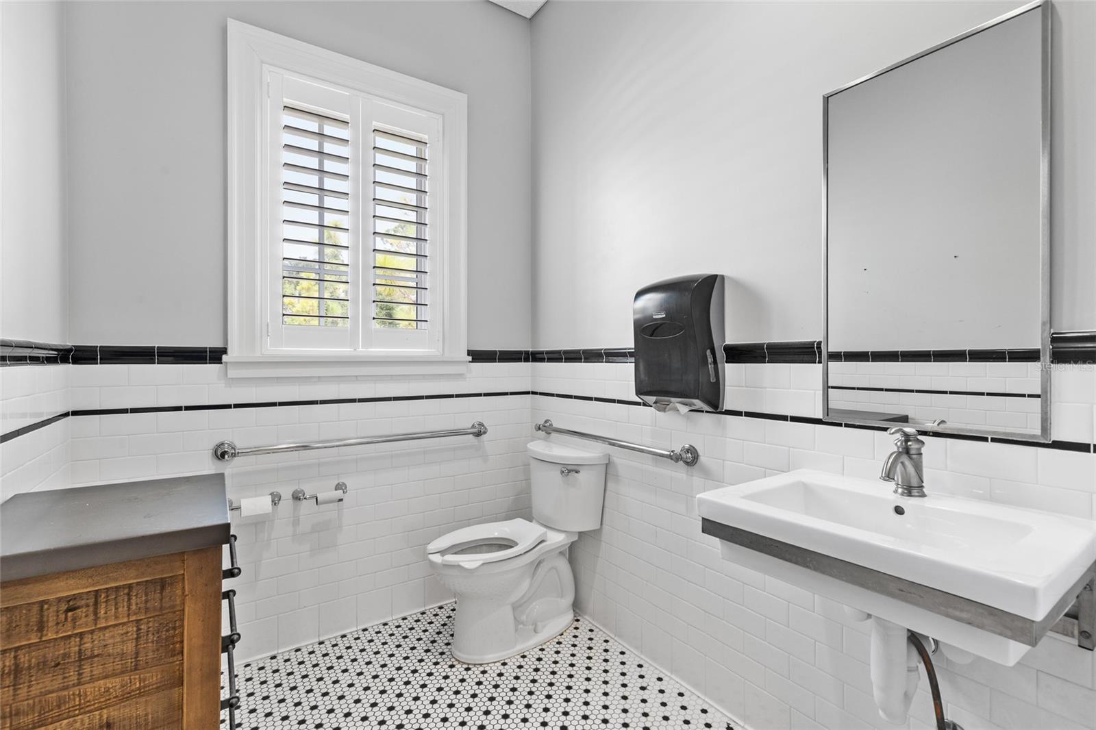 ORIGINAL TOWN/MAYO - Commercial Sale