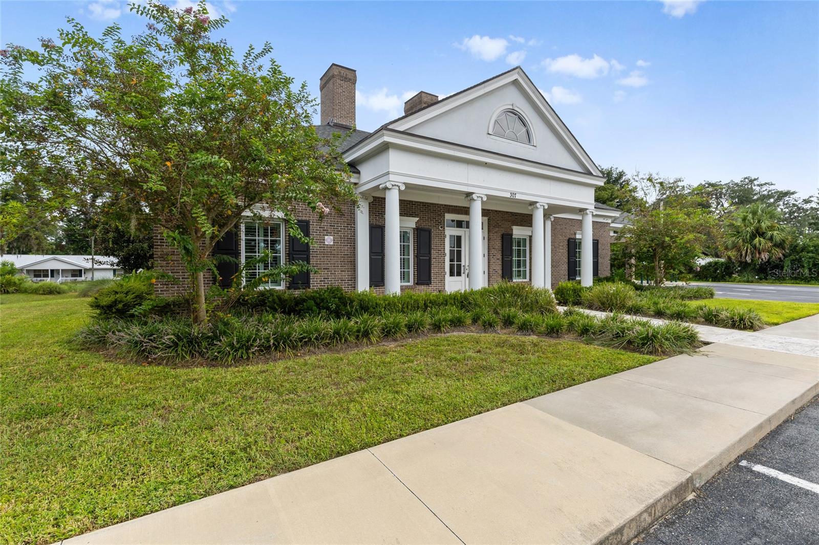 ORIGINAL TOWN/MAYO - Commercial Sale