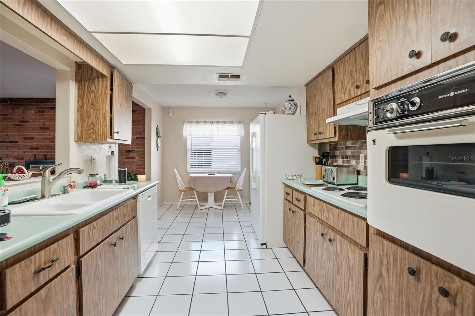 EMBASSY HILLS - Residential