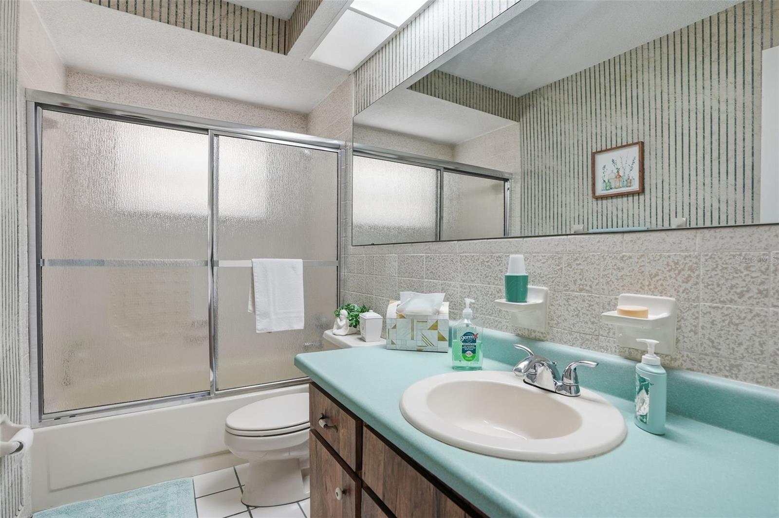 EMBASSY HILLS - Residential