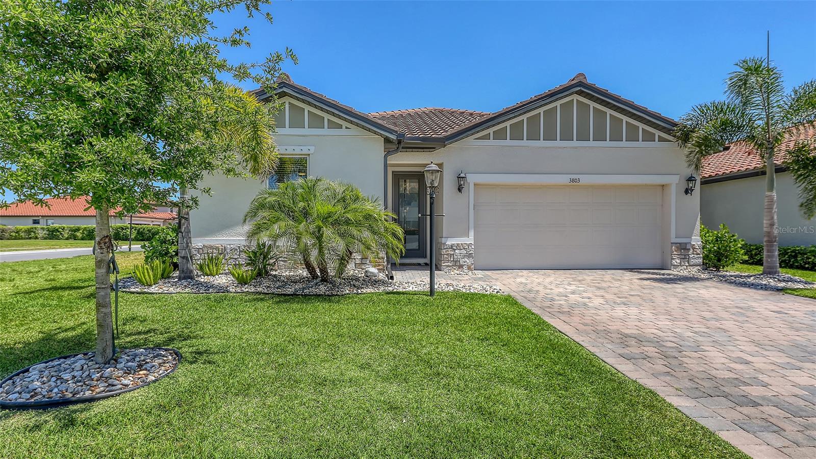 3803 SAVANNA PALMS COURT