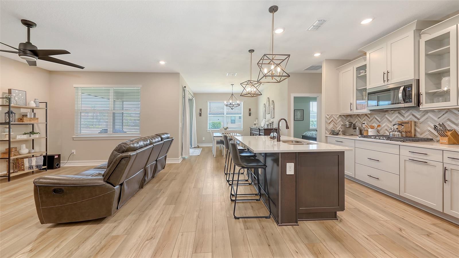 3803 SAVANNA PALMS COURT