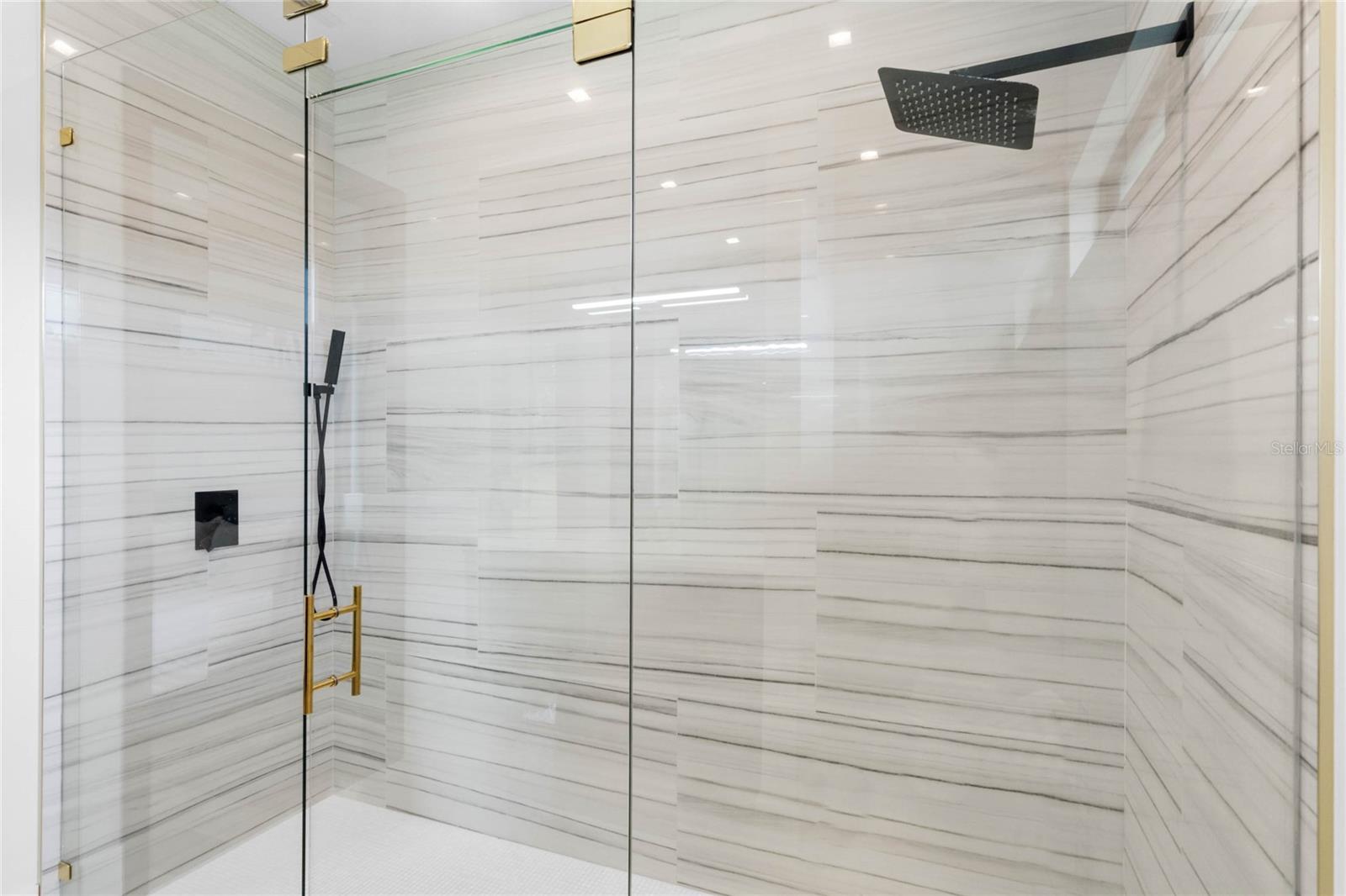 DUBSDREAD HEIGHTS - Residential