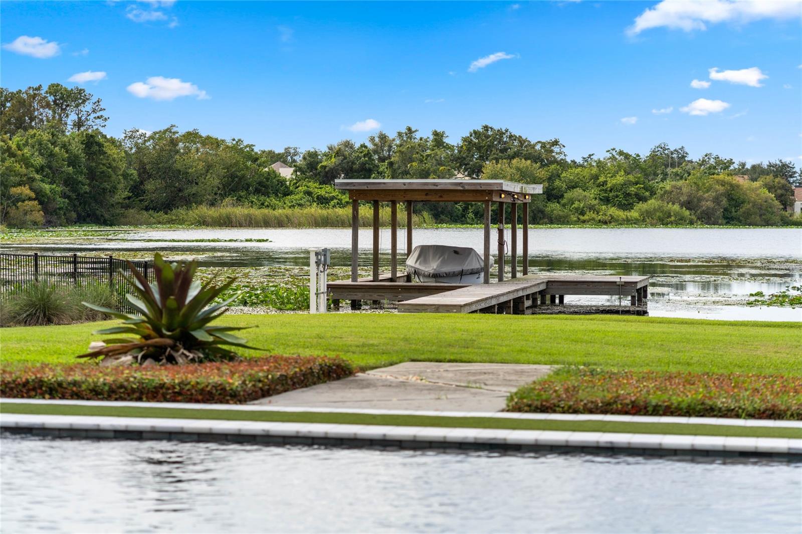 DUBSDREAD HEIGHTS - Residential