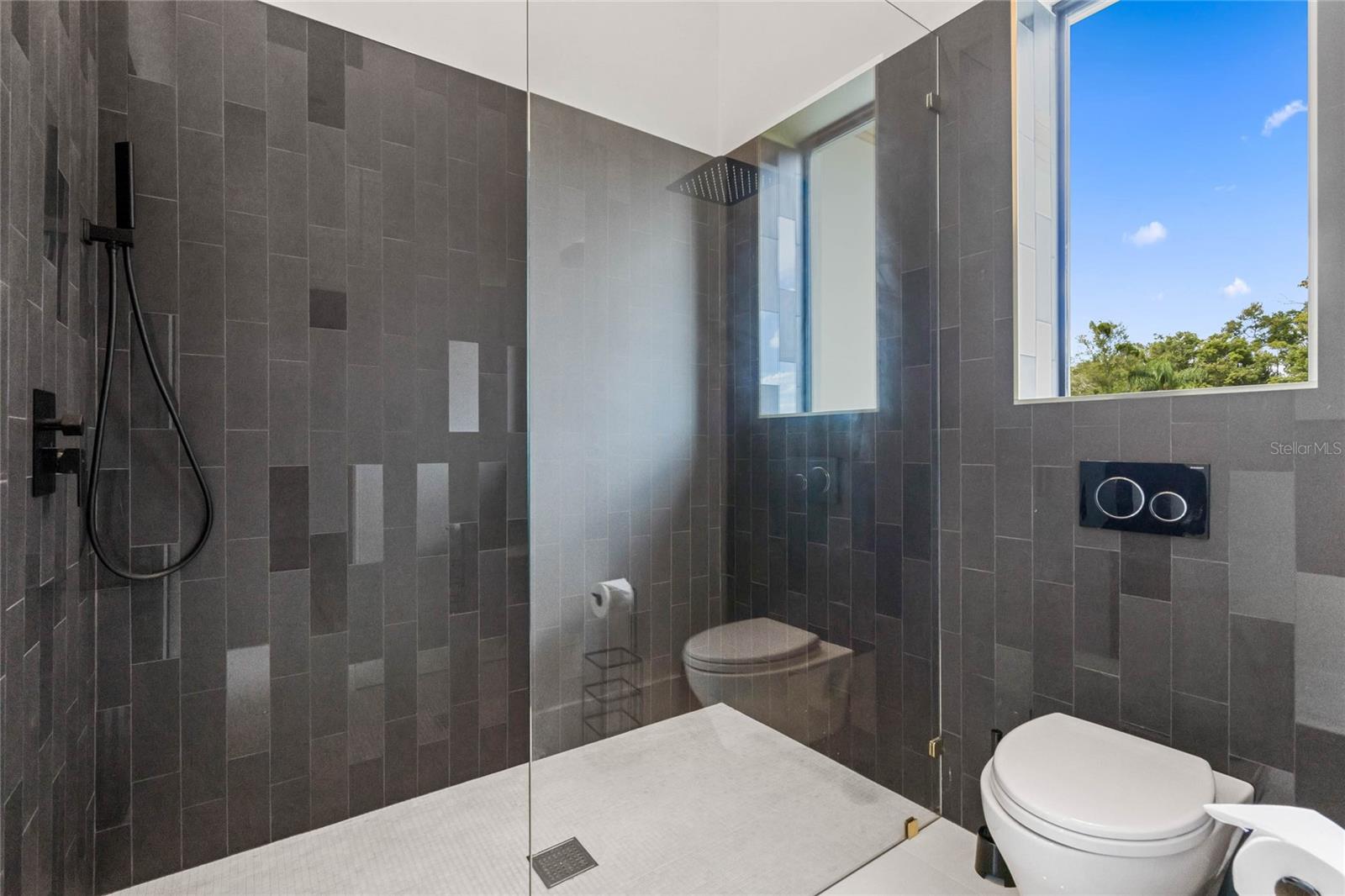 DUBSDREAD HEIGHTS - Residential