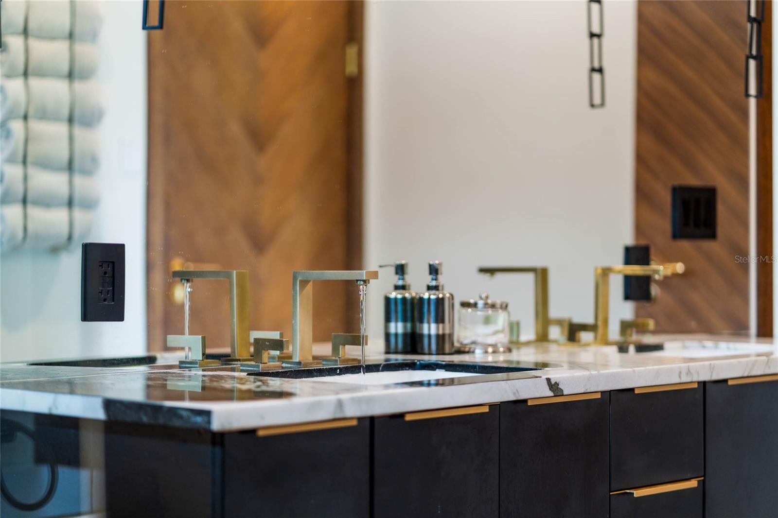 DUBSDREAD HEIGHTS - Residential